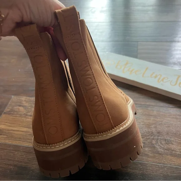 Tom’s Boots NWOT - Picture 4 of 9